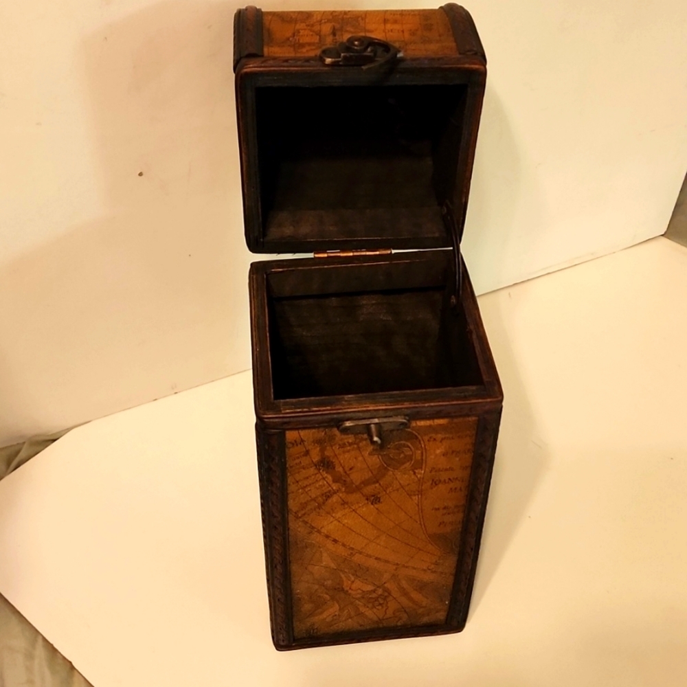 [SOLD]☆[HP]☆  Vintage Wooden Wine Box/Carrier - Picture 7 of 10